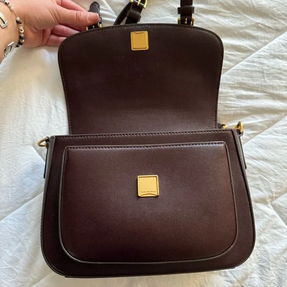 Tory Burch Robinson Messenger purse - Picture 4 of 9